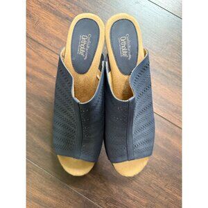 NWOT Croft & Barrow Ortholite Slides Blue with Hole Pattern Womans 11M